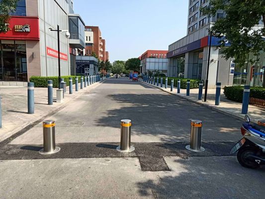 Space Saving Stainless Steel Removable Bollards With Cylinder Intercept Height Of 600mm