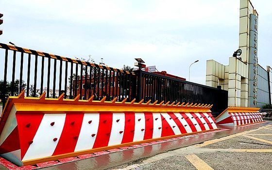 Roadway Safety Vehicle Wedge Barrier Surface Mounted Road Blocker 3M-6M Crash Rated