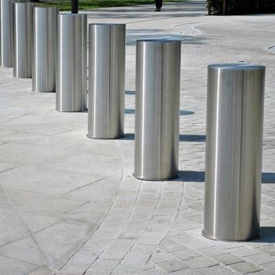 Customizable Diameter Metal Fixed Bollards Heavy Duty Parking Post Galvanised Steel Bollards