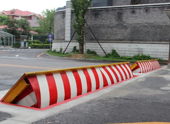 3-5s Rising Time Wedge Barrier Smooth and Precise Operation with Linkage Control System