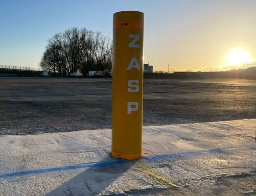 Fixed Bollards Security Posts with 1420mm*1200mm*1200mm Dimensions 15kg Weight and Reflective Tape