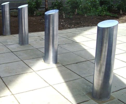 Anti Crash Anti Terrorism Stainless Steel Bollards With 4-30mm Thickness