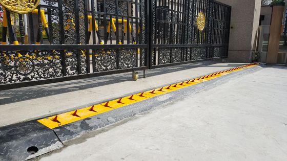 ISO9001 2008 CE Certified High Advanced Spike Automatic Tyre Killers with Remote Control