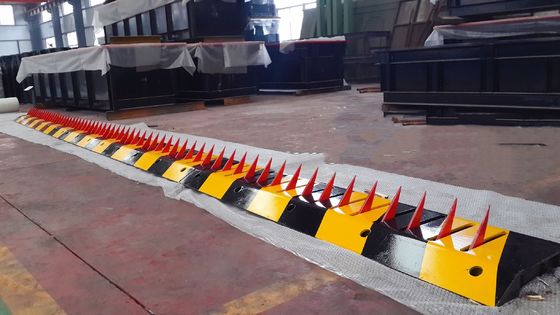 Heavy Duty Spike Systems Plate Barrier ISO9001 CE Certified  Speed Bump Spikes