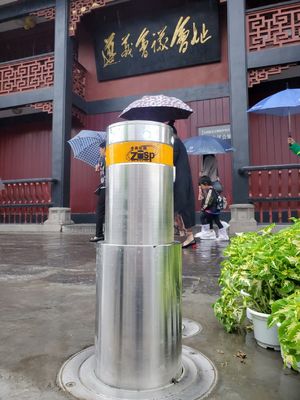 304/316 Stainless Steel Automatic Bollard System Two-Sections LED Lights For Safety