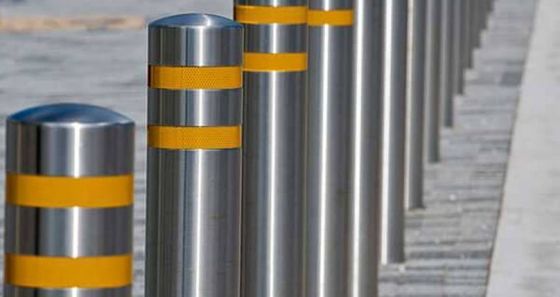 304 Fixed Galvanized Steel Bollards For Outdoor Pavement Protection