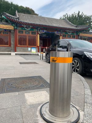Hotel Parking Made Easy 304 Stainless Steel ZASP Bollard with LED Bollard Light