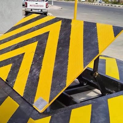 Retractable Hydraulic Road Blocker Remote Control Zero Penetration