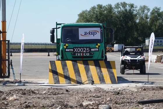 7.5Kw Rated Power Shallow Mount Road Blocker The Ultimate Solution for Manual Handling