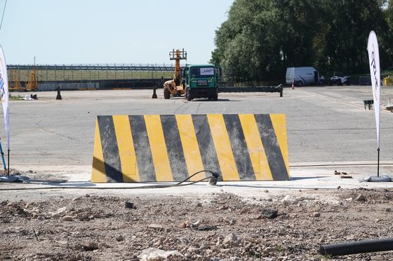 Heavy-Duty Road Blocker 300mm Depth and 1000mm Intercept Height for Maximum Security
