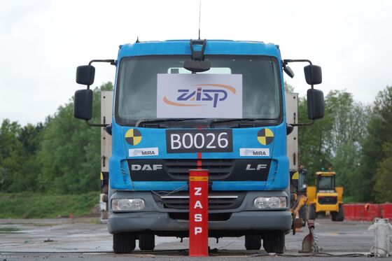 3m~8m Intercept Width Hydraulic Security Bollards with IP68 Waterproof Stainless Steel Construction for Traffic Control