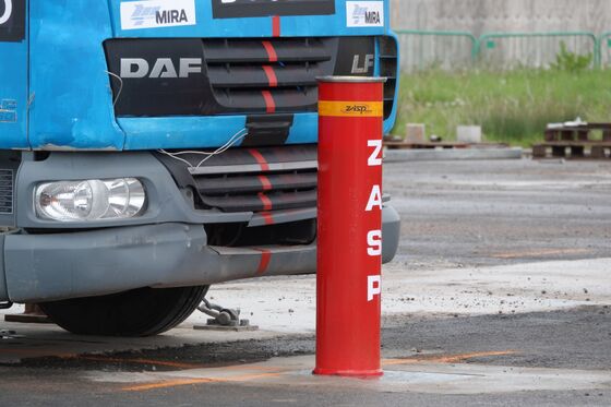 Remote Control Automatic Bollards with 3m~8m Intercept Width RS485 Communication and IP68 Waterproof Protection