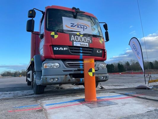 656mmL485mmW1520mmH Automatic Bollards Hydraulic Pneumatic Electric Operation Type Rapid Rising Speed 3-6 Seconds Access Control