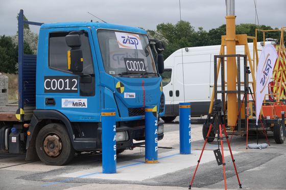 Flange Diameter 219±1mm Q235 Steel Removable Bollards for Easy Transportation