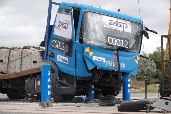 Traffic Control with Corrosion Resistance and 14mm /-2mm Cylinder Thickness in Removable Bollards
