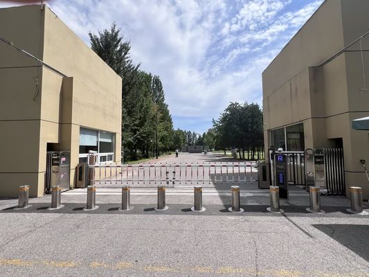 High Performance Safety K4 Rated Bollards For Vehicle Control Access Management