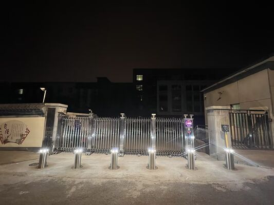 304 316 Stainless Steel Automatic Bollards IP68 Rated Security Bollard Systems with 600mm-1000mm Height for Anti-Ram Protection