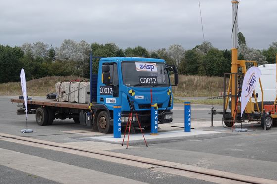 1000±5mm Height Above Ground Retractable Bollards 350mm Foundation Depth for Customer Requirements