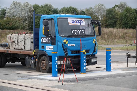 1000±5mm Height Above Ground Retractable Bollards 350mm Foundation Depth for Customer Requirements