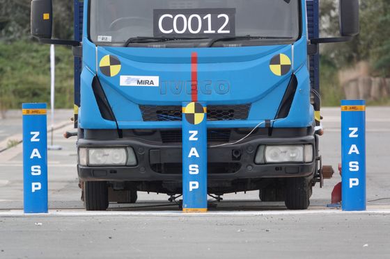 Surface Mount Retractable Bollards made of Q235 Steel for Simple Installation