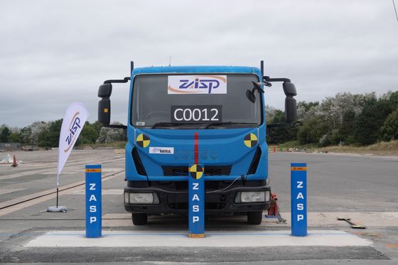 Surface Mount Retractable Bollards Weather Resistance and Strong Impact Resistance