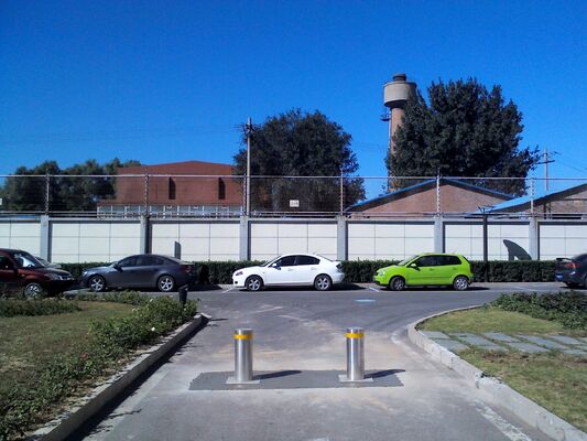 114mm Diameter Manual Bollards with 6-30mm Thickness and K4 Impact Resistance for Vehicle Access Control