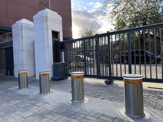 K4 Automatic Bollards with Customized Height 304 Stainless Steel and 3.8s Rising Time for Access Control