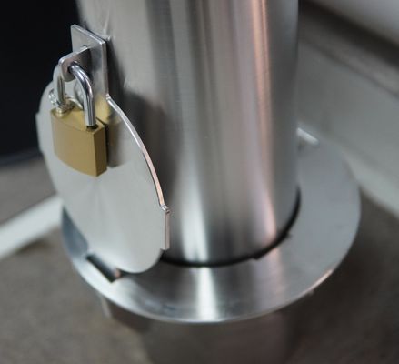 ブラックまたはOEMの外壁のカスタマイズ可能な機能のための引き下げ可能なボラード